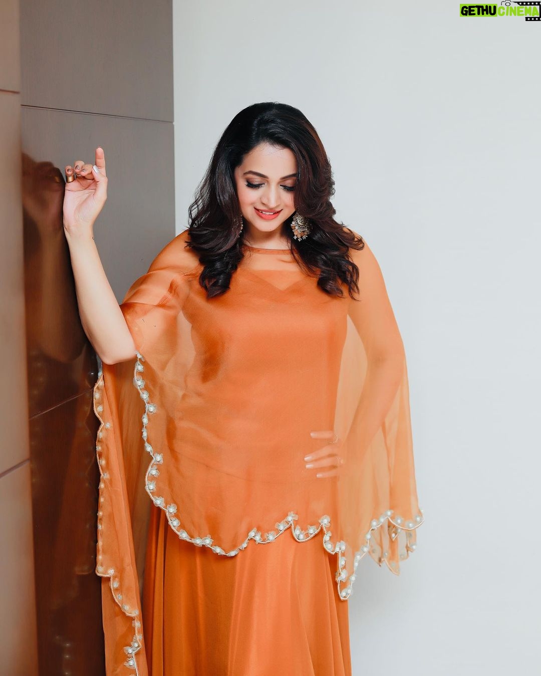 Bhavana Instagram - 🍊🍊🍊 Orange is the happiest color -Frank Sinatra Outfit @rehanabasheerofficial Photography @akshaykumar_photography Earrings @pureallure.in #Bhavana #BhavanaMenon #MrsJune6