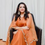Bhavana Instagram - 🍊🍊🍊 Orange is the happiest color -Frank Sinatra Outfit @rehanabasheerofficial Photography @akshaykumar_photography Earrings @pureallure.in #Bhavana #BhavanaMenon #MrsJune6