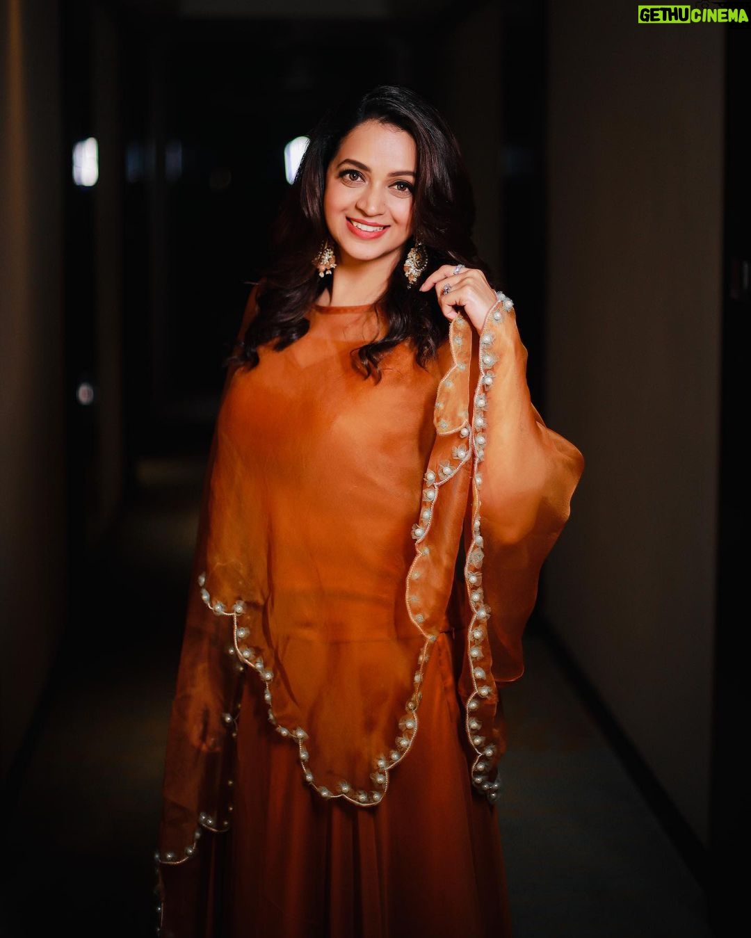Bhavana Instagram - 🍊🍊🍊 Orange is the happiest color -Frank Sinatra Outfit @rehanabasheerofficial Photography @akshaykumar_photography Earrings @pureallure.in #Bhavana #BhavanaMenon #MrsJune6