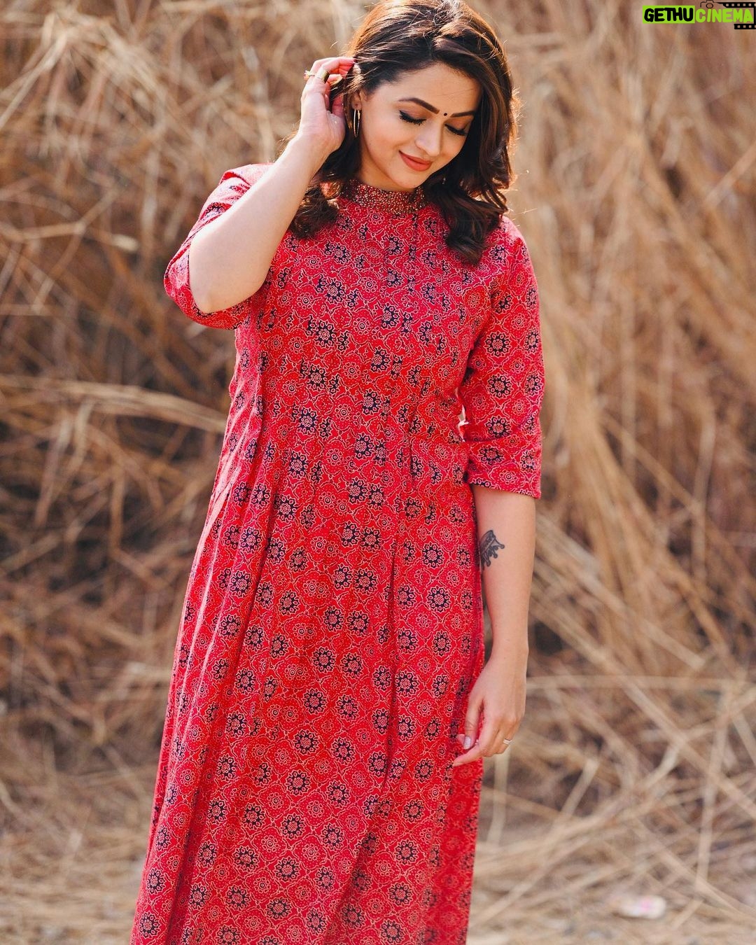 Bhavana Instagram - 🌹🌹🌹 #Bhavana #BhavanaMenon #Mrsjune6