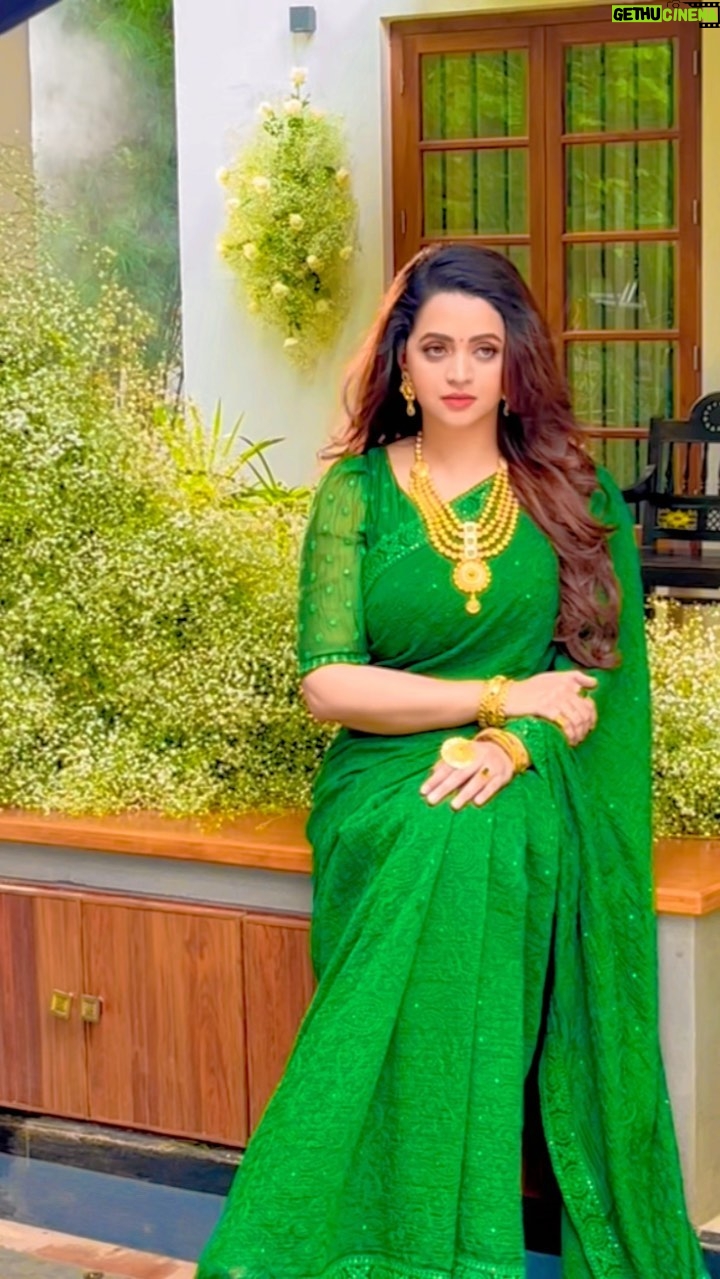 Bhavana Instagram - #HappinessIsListening2GoodMusic 💚💚💚 #Bhavana #BhavanaMenon #Mrsjune6