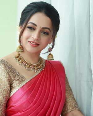 Bhavana Instagram - 🌺🌸🌼🌼🌸🌺 
Outfit and Styling @sabarinathk_ 
Jewelry @sangeetha916gold 
Makeup & Hair @sijanmakeupartist 
Photography @pranavraaaj 
#HappyOnam2022 #Bhavana #BhavanaMenon #Mrsjune6