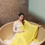 Bhavana Instagram - 💛🤍💛🤍 Outfit @thaiyalpura Jewelry @pureallure.in Makeup and hair @jeenastudio Photography @pranavraaaj #OOTD #Bhavana #BhavanaMenon #Mrsjune6