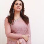 Bhavana Instagram – 🌸🌸🌸🌸
Styling @sabarinathk_ 
Jewellery @seeruscollections
Hair @jeenastudio 
Photography @pranavraaaj 
Makeup by me 🧚🏻‍♀️ #Bhavana #BhavanaMenon #Mrsjune6