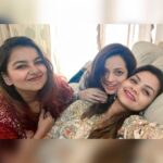 Bhavana Instagram - A billion giggles 💖A million smiles💖A thousand hugs 💖#FriendsForever #Bhavana #BhavanaMenon #Mrsjune6 #MrudulaMurali #Shilpabala #FriendShip