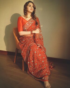 Bhavana Instagram - Every woman is a queen and we all have different things to offer!! 
Outfit & styling : @theitembomb 
📷: @sbk_shuhaib 
Hair : @femy_antony__ 
PR : @shaneemz #Bhavana #BhavanaMenon #Mrsjune6
