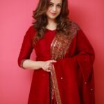 Bhavana Instagram - 🌹❣️ Outfit @t.and.msignature Earrings @m.o.dsignature Styling @sabarinathk_ 📸 @pranavraaaj #Bhavana #BhavanaMenon #Mrsjune6