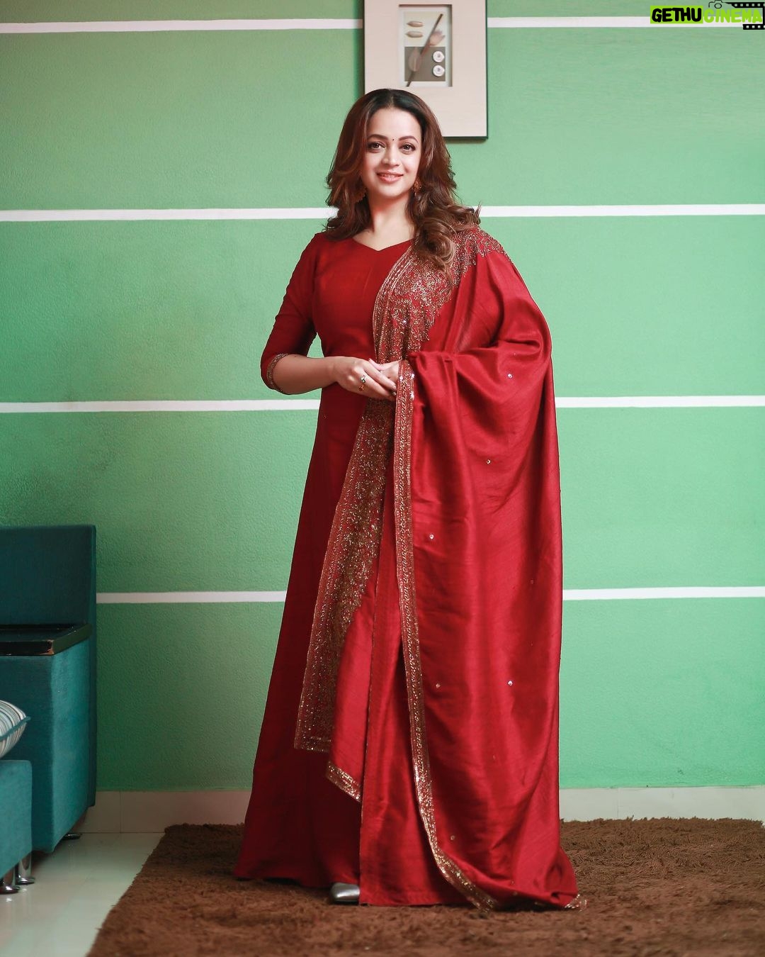Bhavana Instagram - 🌹❣️ Outfit @t.and.msignature Earrings @m.o.dsignature Styling @sabarinathk_ 📸 @pranavraaaj #Bhavana #BhavanaMenon #Mrsjune6