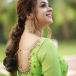 Bhavana Instagram - 🍏🌱 Outfit @sabarinathk_ Earrings @ezerjewellery Hair @femy_antony__ 📸 @pranavraaaj Makeup by Me 🤪 #Bhavana #BhavanMenon #Mrsjune6