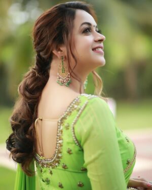 Bhavana Instagram - 🍏🌱 Outfit @sabarinathk_  Earrings @ezerjewellery  Hair @femy_antony__ 📸 @pranavraaaj Makeup by Me 🤪 #Bhavana #BhavanMenon #Mrsjune6