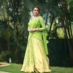 Bhavana Instagram - 🍏🌱 Outfit @sabarinathk_ Earrings @ezerjewellery Hair @femy_antony__ 📸 @pranavraaaj Makeup by Me 🤪 #Bhavana #BhavanMenon #Mrsjune6