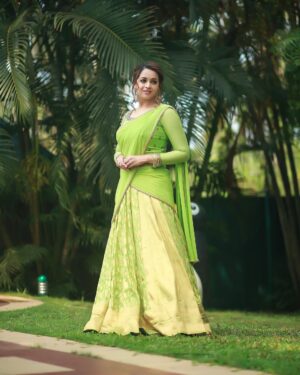 Bhavana Instagram - 🍏🌱 Outfit @sabarinathk_  Earrings @ezerjewellery  Hair @femy_antony__ 📸 @pranavraaaj Makeup by Me 🤪 #Bhavana #BhavanMenon #Mrsjune6