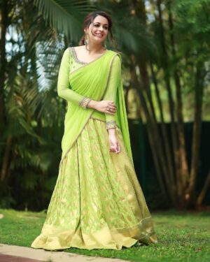 Bhavana Instagram - 🍏🌱 Outfit @sabarinathk_  Earrings @ezerjewellery  Hair @femy_antony__ 📸 @pranavraaaj Makeup by Me 🤪 #Bhavana #BhavanMenon #Mrsjune6