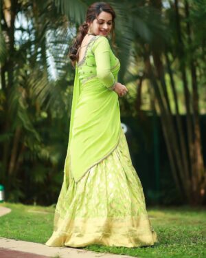 Bhavana Instagram - 🍏🌱 Outfit @sabarinathk_  Earrings @ezerjewellery  Hair @femy_antony__ 📸 @pranavraaaj Makeup by Me 🤪 #Bhavana #BhavanMenon #Mrsjune6