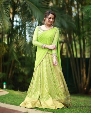 Bhavana Instagram - 🍏🌱 Outfit @sabarinathk_  Earrings @ezerjewellery  Hair @femy_antony__ 📸 @pranavraaaj Makeup by Me 🤪 #Bhavana #BhavanMenon #Mrsjune6