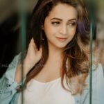 Bhavana Instagram - 🤍💙 Bloom & Grow 💙🤍 📸 @jagger.antony #Bhavana #BhavanaMenon #Mrsjune6