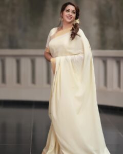 Bhavana Instagram - IFFK 🙏🏻🙏🏻🙏🏻 #OverWhelmed #Grateful #IFFK #26ThInternationalFilmFestival 📸 @sandeep_xposure Hair @jeenastudio Saree @labelmdesigners #Bhavana #BhavanaMenon #Mrsjune6