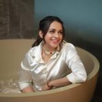 Bhavana Instagram - 🤍🦢🕊️🩶 Outfit & Styling @sabarinathk_ Hair @jeenamakeupartist 📸 @pranavraaaj #Bhavana #BhavanaMenon #Mrsjune6