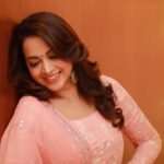 Bhavana Instagram – As long as there’s PINK in the world 
💕💗💖💞💓🌸🌷💝🍬👛🦩🩰
Outfit & Styling @sabarinathk_ 
Makeup &Hair @jeenamakeupartist 
Photography @pranavraaaj 
BTS entertainer @shaneemz 
Light assistant @priyankaaa_ps #Bhavana #BhavanaMenon #Mrsjune6