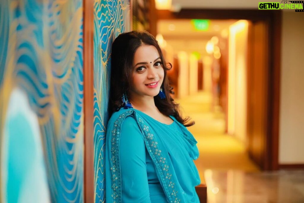 Bhavana Instagram - Shades Of Blue 💙🩵🦋🫐 Outfit & Styling @sabarinathk_ Hair @jeenamakeupartist 📸 @pranavraaaj #Bhavana #BhavanaMenon #Mrsjune6
