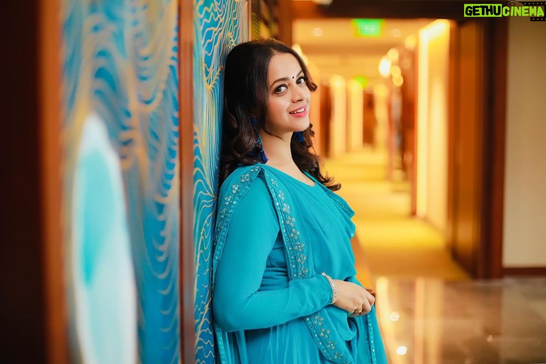 Bhavana Instagram - Shades Of Blue 💙🩵🦋🫐 Outfit & Styling @sabarinathk_ Hair @jeenamakeupartist 📸 @pranavraaaj #Bhavana #BhavanaMenon #Mrsjune6