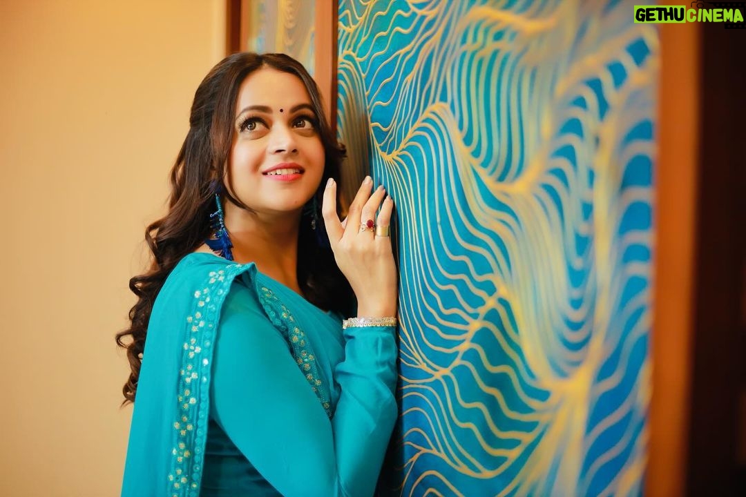 Bhavana Instagram - Shades Of Blue 💙🩵🦋🫐 Outfit & Styling @sabarinathk_ Hair @jeenamakeupartist 📸 @pranavraaaj #Bhavana #BhavanaMenon #Mrsjune6