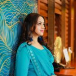 Bhavana Instagram - Shades Of Blue 💙🩵🦋🫐 Outfit & Styling @sabarinathk_ Hair @jeenamakeupartist 📸 @pranavraaaj #Bhavana #BhavanaMenon #Mrsjune6