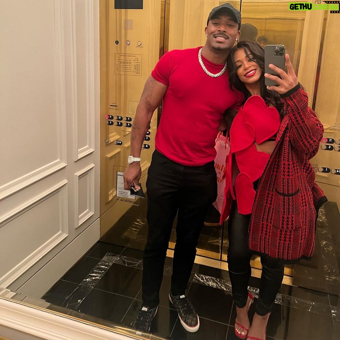 Bianca Crawford Instagram - ❤️❤️ Valentine’s Day really is everyday in every way! Here’s to our 8th one annually & counting! Love you Pumpkin Slice -Ken/Tez/Husband