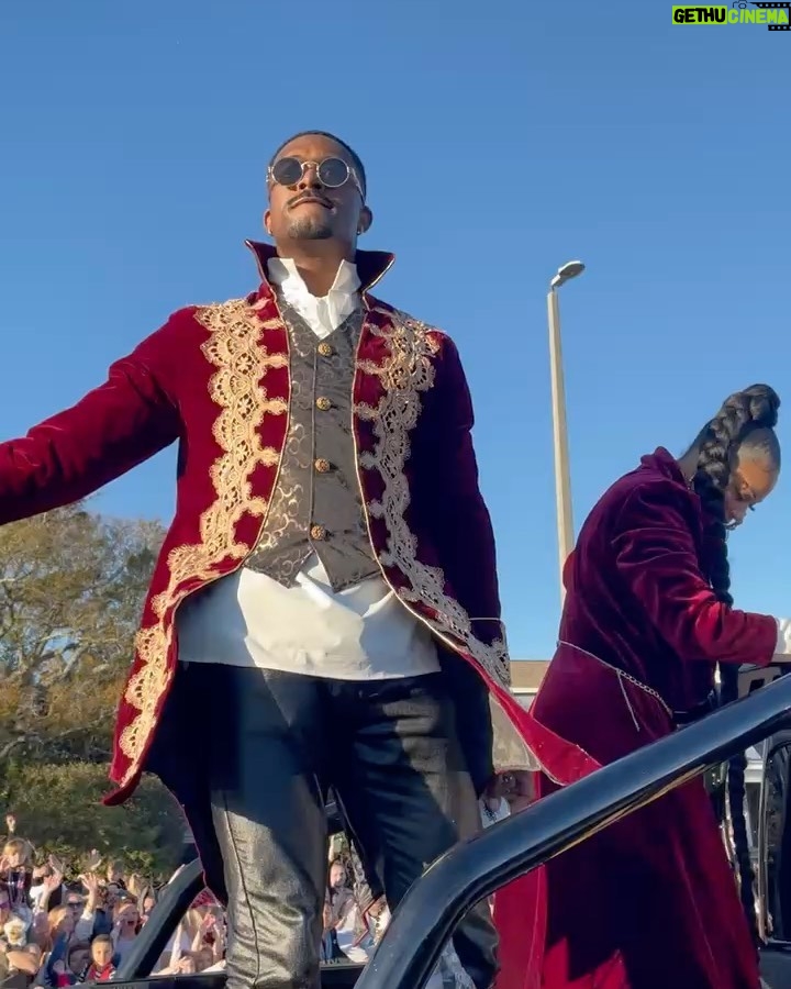 Bianca Crawford Instagram - We had the honor of being the Grand Marshals at the @gasparillatampa Parade! This was so much fun!