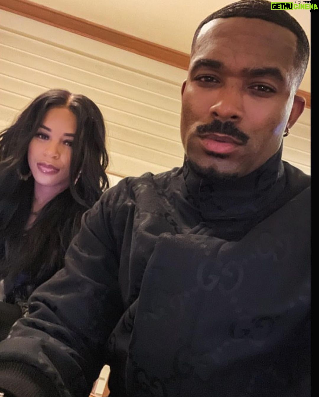 Bianca Crawford Instagram - Whenever we are in Vegas we always have to stop by! Thank you @barrysprime for making our New Years one to remember! 🥩🦞🍷