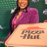 Bianca Crawford Instagram - @pizzahut hot honey pizza and wings?! It’s the flavor that makes you say… w-HUT!? #PizzaHut_Partner