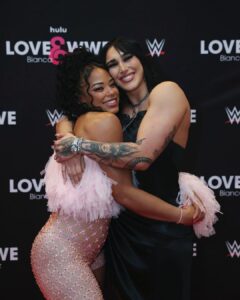 Bianca Crawford Instagram - #LOVEandWWE 💋🖤