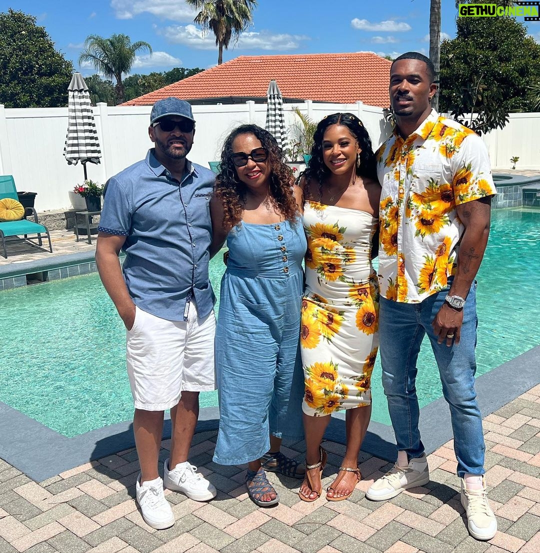 Bianca Crawford Instagram - 🌻🌻 Parents. Friends… and BABIES! Because family is everything. Swipe to slide 4 to see a picture of me with a baby… don’t I look good? 👀👀👀 This episode was a lot to unpack in a fun way. Overworking, burn out, over achieving, relationship with food, communicating, safe spaces, support, family, balance. Listen to your body. Focusing on your mental health. Lean on your support system. Sometimes, you have to decide you aren’t a superhero and stop trying to do it all. Sometimes, you need to rest. You need family. You need friends. You need good food. You need fun. And you need matching sunflower shirts and a baby. My type of self care. #LOVEandWWE #biancaandmontez #hulu