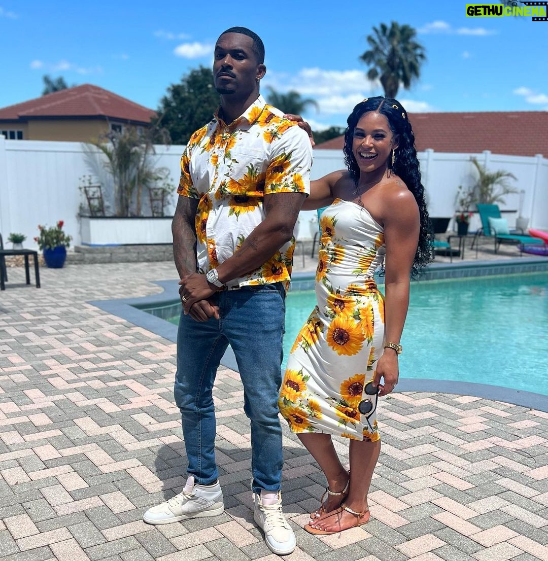 Bianca Crawford Instagram - 🌻🌻 Parents. Friends… and BABIES! Because family is everything. Swipe to slide 4 to see a picture of me with a baby… don’t I look good? 👀👀👀 This episode was a lot to unpack in a fun way. Overworking, burn out, over achieving, relationship with food, communicating, safe spaces, support, family, balance. Listen to your body. Focusing on your mental health. Lean on your support system. Sometimes, you have to decide you aren’t a superhero and stop trying to do it all. Sometimes, you need to rest. You need family. You need friends. You need good food. You need fun. And you need matching sunflower shirts and a baby. My type of self care. #LOVEandWWE #biancaandmontez #hulu
