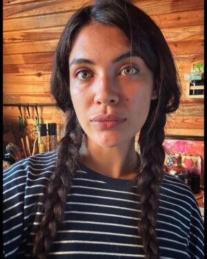 Biran Damla Yılmaz Instagram - Ev hali deyince de biz…. No make-up, yes ptt👽