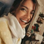 Biran Damla Yılmaz Instagram - Firuzeler burda mı?🥂🌻
