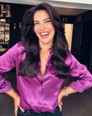 Biran Damla Yılmaz Instagram - Gerçekten kuaföre gitmek kesinlikle meditasyon yapmak gibi💆🏽‍♀️💜