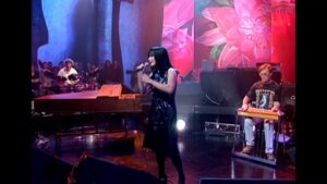 Björk Instagram - This year we celebrate Björk's live performances starting with a live performance on Later... with Jools Holland back in 1995.

Trevor Morais on electronic drums, B.J. Cole on pedal steel guitar, and Guy Sigsworth on keyboard for the performance of Possibly Maybe.