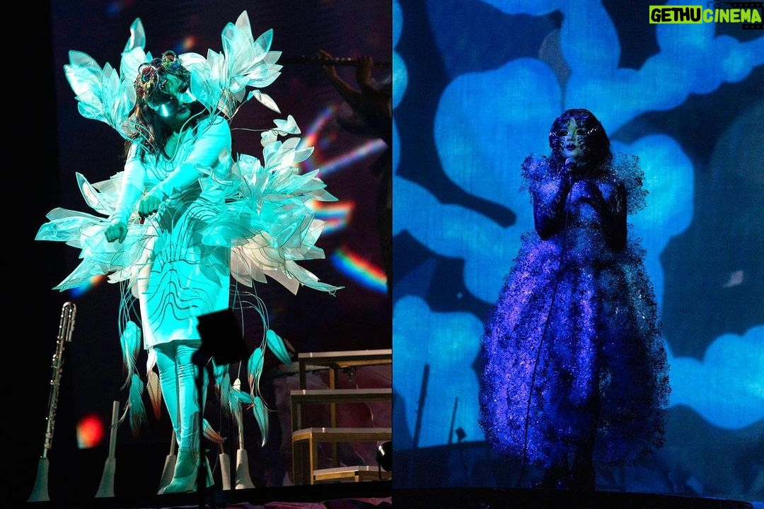 Björk Instagram - thanks for tonight Hamburg! musicians : @viibraflutes @bergurth @manudelagomusic @katiebuckleyharpist bjork outfit @noirkeininomiya headpieces @james.t.merry sphæra dress @irisvanherpen musicians outfits @balmain hair pieces @tomikono_wig makeup @isshehungry styling @eddagud photos @santiagraphy Hamburg, Germany