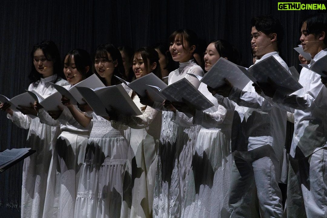 Björk Instagram - thank you tokyo for a great evening and thank you @kasimyn for joining us ! musicians @viibraflutes , @bergurth , @manudelagomusic , @katiebuckleyharpist , @kasimyn choir : @utabito_zanmai_samady photos @santiagraphy björk outfits @noirkeininomiya printed bodysuit @thorastefansdottir kas outfit @tomokoizumi all band outfits @balmain all headpieces @james.t.merry all hairpieces @tomikono_wig makeup @isshehungry styling @eddagud