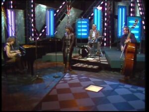 Björk Instagram - A performance of the song Kata rokkar with Tríó Guðmundar Ingólfssonar from 1990 on the Icelandic TV show Á tali hjá Hemma Gunn aired by Rúv. @ruvgram 

The band includes Guðmundur Ingólfsson on piano, Guðmundur Steingrímsson on drums and Þórður Högnason on bass.