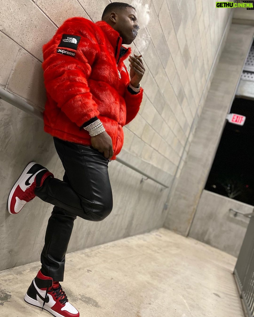 Blac Youngsta - 263.1K Likes - NIGGAS TALKIN BOSS TALK BUT AIN’T NEVA BEEN A SOLDIER - I JUST WANNA SLEEP ON GRANDMA FLOOR 1 MOE TIME TO GET SOME CLOSURE #HEAVYCAMP🏋🏾♂️