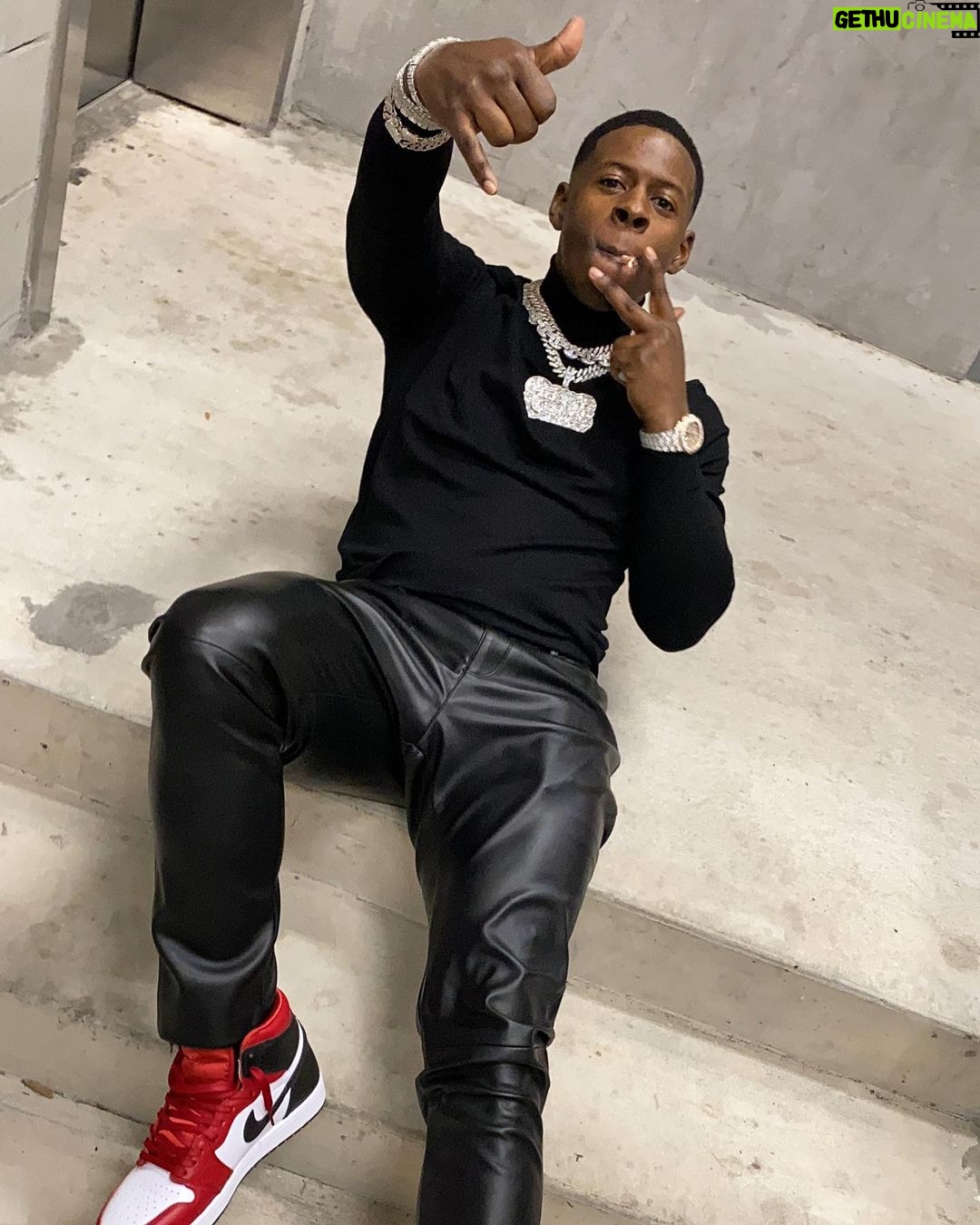 Blac Youngsta - 263.1K Likes - NIGGAS TALKIN BOSS TALK BUT AIN’T NEVA BEEN A SOLDIER - I JUST WANNA SLEEP ON GRANDMA FLOOR 1 MOE TIME TO GET SOME CLOSURE #HEAVYCAMP🏋🏾♂️