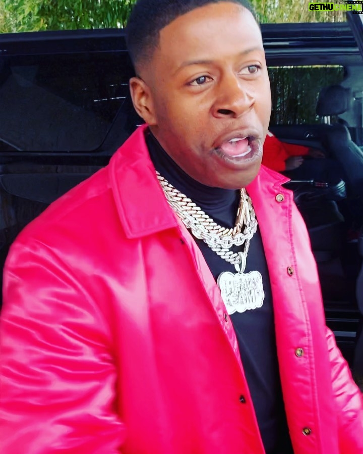 Blac Youngsta - 281.1K Likes - AND I GOTTA MILLION DOLLAR BOND THAT’S WHAT THEY HIT ME FOR... IMA PAY THIS SHIT LIKE ITS NON THATS IN MY DIDDY VOICE & THIS RAP SHIT WAS ALL A DREAM THAT’S IN MY BIGGIE VOICE #HEAVYCAMP🏋🏾♂️