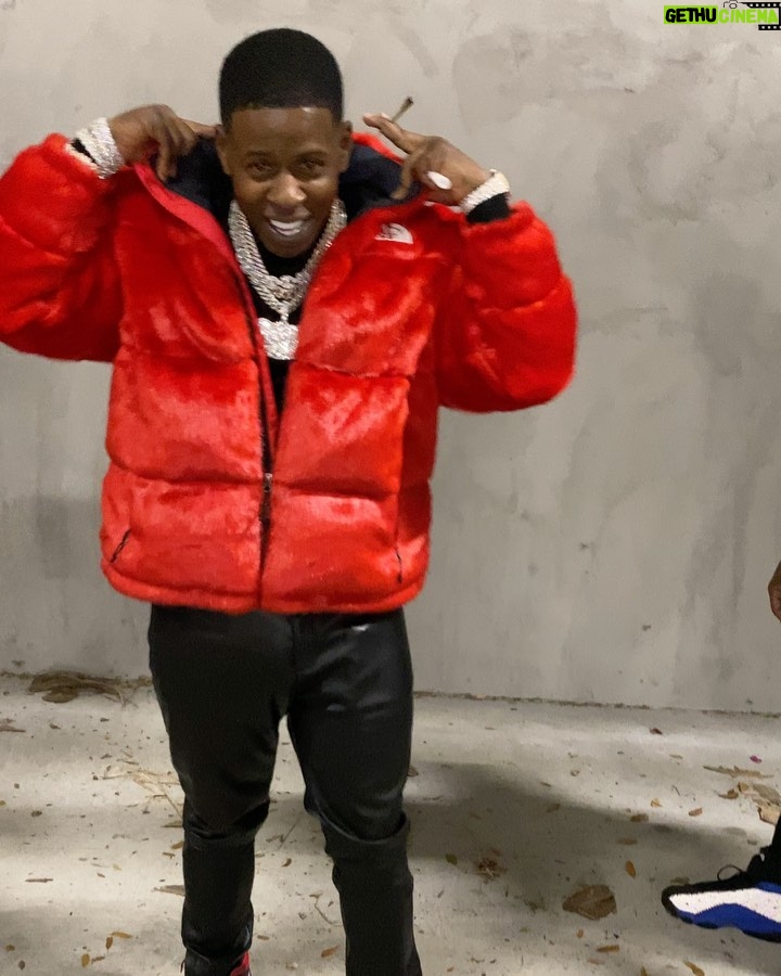 Blac Youngsta - 263.1K Likes - NIGGAS TALKIN BOSS TALK BUT AIN’T NEVA BEEN A SOLDIER - I JUST WANNA SLEEP ON GRANDMA FLOOR 1 MOE TIME TO GET SOME CLOSURE #HEAVYCAMP🏋🏾♂️