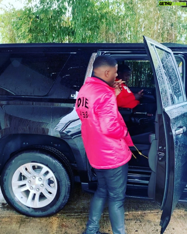 Blac Youngsta - 281.1K Likes - AND I GOTTA MILLION DOLLAR BOND THAT’S WHAT THEY HIT ME FOR... IMA PAY THIS SHIT LIKE ITS NON THATS IN MY DIDDY VOICE & THIS RAP SHIT WAS ALL A DREAM THAT’S IN MY BIGGIE VOICE #HEAVYCAMP🏋🏾♂️
