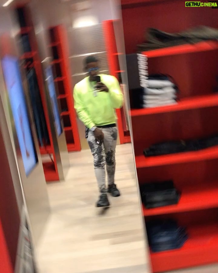 Blac Youngsta - 169.2K Likes - THE MANNEQUIN CHALLENGE LIL BITCHES 😩❤️🏋🏾♂️