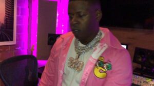 Blac Youngsta Instagram - LAST PERSON TO COMMENT#HEAVYCAMP🏋🏾‍♂️ GET THE JACKET OFF MY BACK 🌸