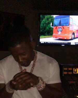 Blac Youngsta Instagram - HOW THE FUCK I’M GONE HELP YOU OUT WITH YOUR PROBLEM AND I GOT PROBLEMS MYSELF 🤷🏾‍♂️