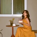 Brisia Jodie Instagram - Hmm mulai dari mana ya. Aku bersyukur atas nikmat Tuhan selama ini. Masih dikasih nafas sampai 245.280 jam dan masih berlanjut. Di umur ini aku cuma berdoa untuk ketenangan dan dijauhkan dari segala yg jahat, yg iri, yg benci. Terus berusaha memperbaiki diri dan menjadi pribadi yg baik. Ingin berguna bagi banyak orang. Mendekatkan diri kepada Tuhan. Amin terimakasih semua yg udah ucapin dan masih ada disampingku sampai hari ini, sukses terus buat semua🩵 i love you all dan hbd kembaran @eunwo.o_c